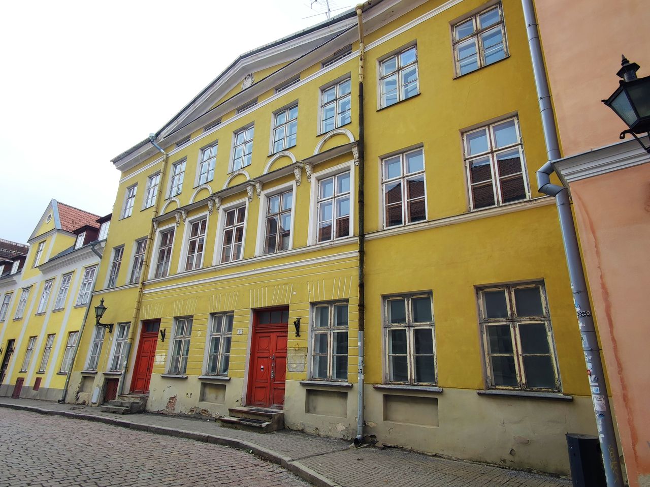 Allkirjastasime lepingu Toom-Kooli 9 hoone restaureerimiseks. Hoone kuulub Riigikogu Kantseleile, kuhu planeeritakse mitmeid tööruume ning lisaks esindusruumide